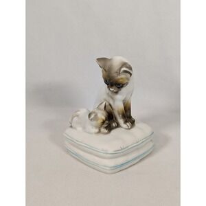 Vintage 1982 Mann Music Box Siamese Cat Kitten Plays -You Light Up My Life Japan